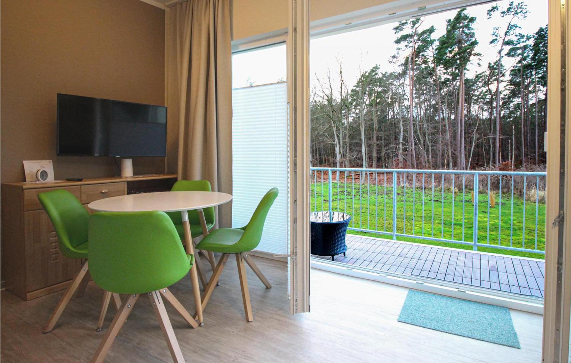 Stunning Apartment In Graal-Mueritz With Kitchen Kültér fotó